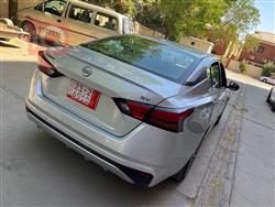 نيسان ألتيما
